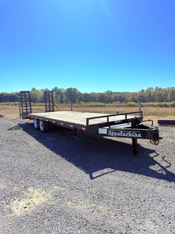 PRE-OWNED 2016 APPALACHIAN 8.5X25 FLATBED TRAILER / 20K GVWR/ GREAT CONDITION