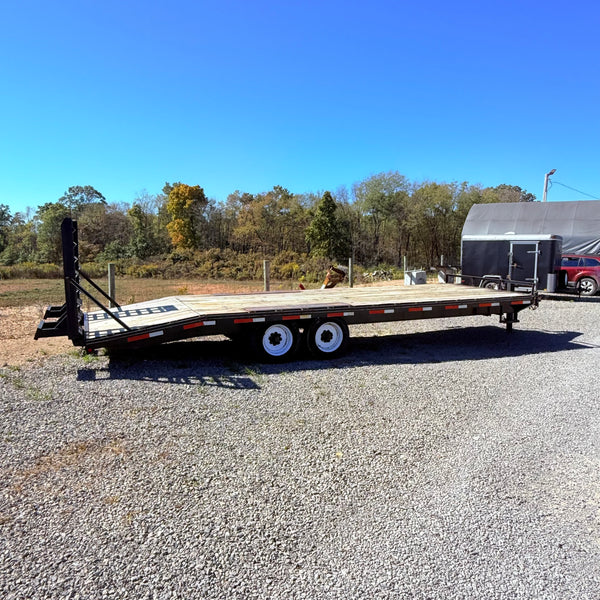 PRE-OWNED 2016 APPALACHIAN 8.5X25 FLATBED TRAILER / 20K GVWR/ GREAT CONDITION