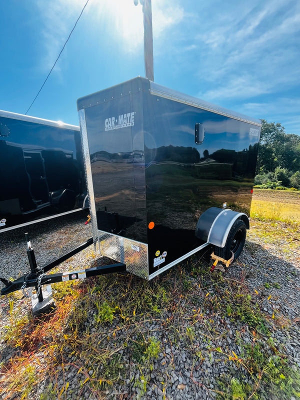 2027 CARMATE 5X8 1/2 V SPORT W/ 6" ADDITIONAL HEIGHT/SINGLE DOOR