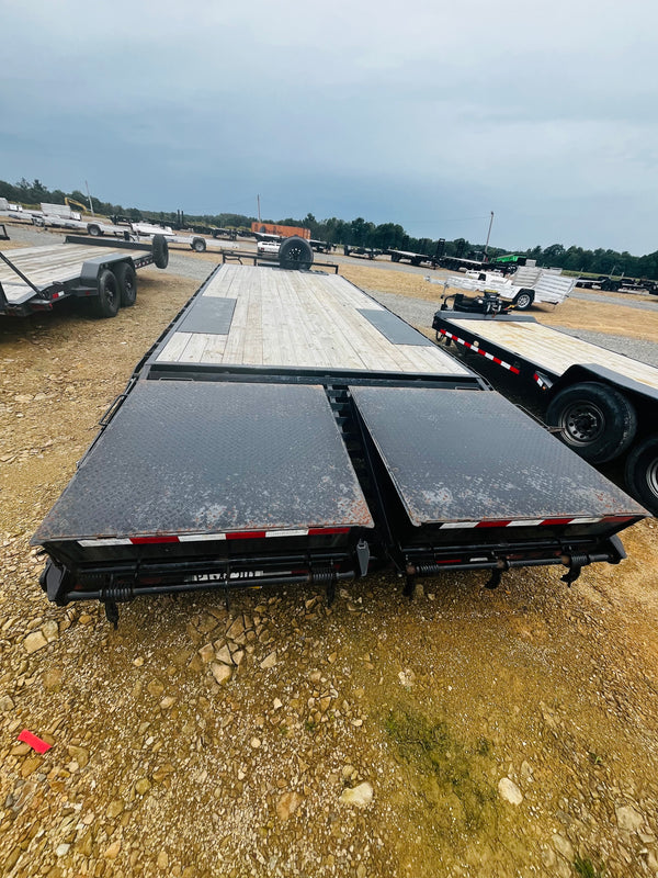 PREOWNED 2025 PJ F8 8.5X24 DECKOVER EQUIPMENT TRAILER 14000# GVWR