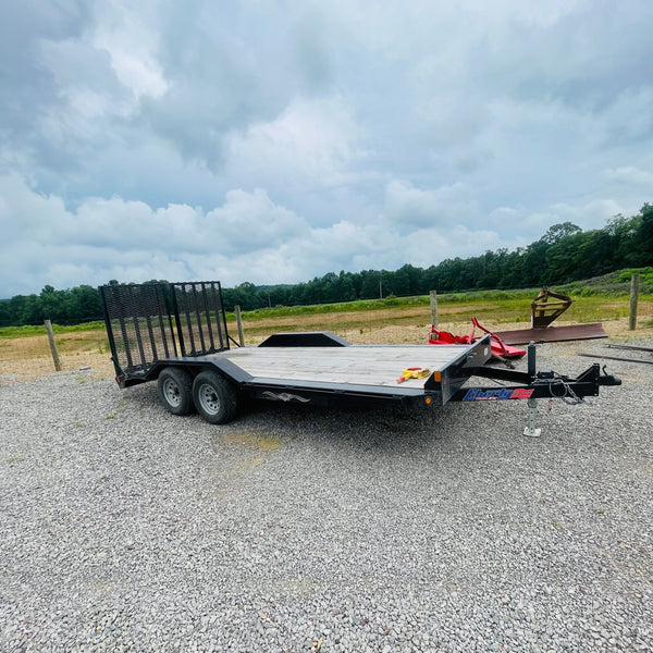 PRE-OWNED 2022 LIBERTY 8.5x18 DRIVE OVER FENDER EQUIPMENT TRAILER 10K