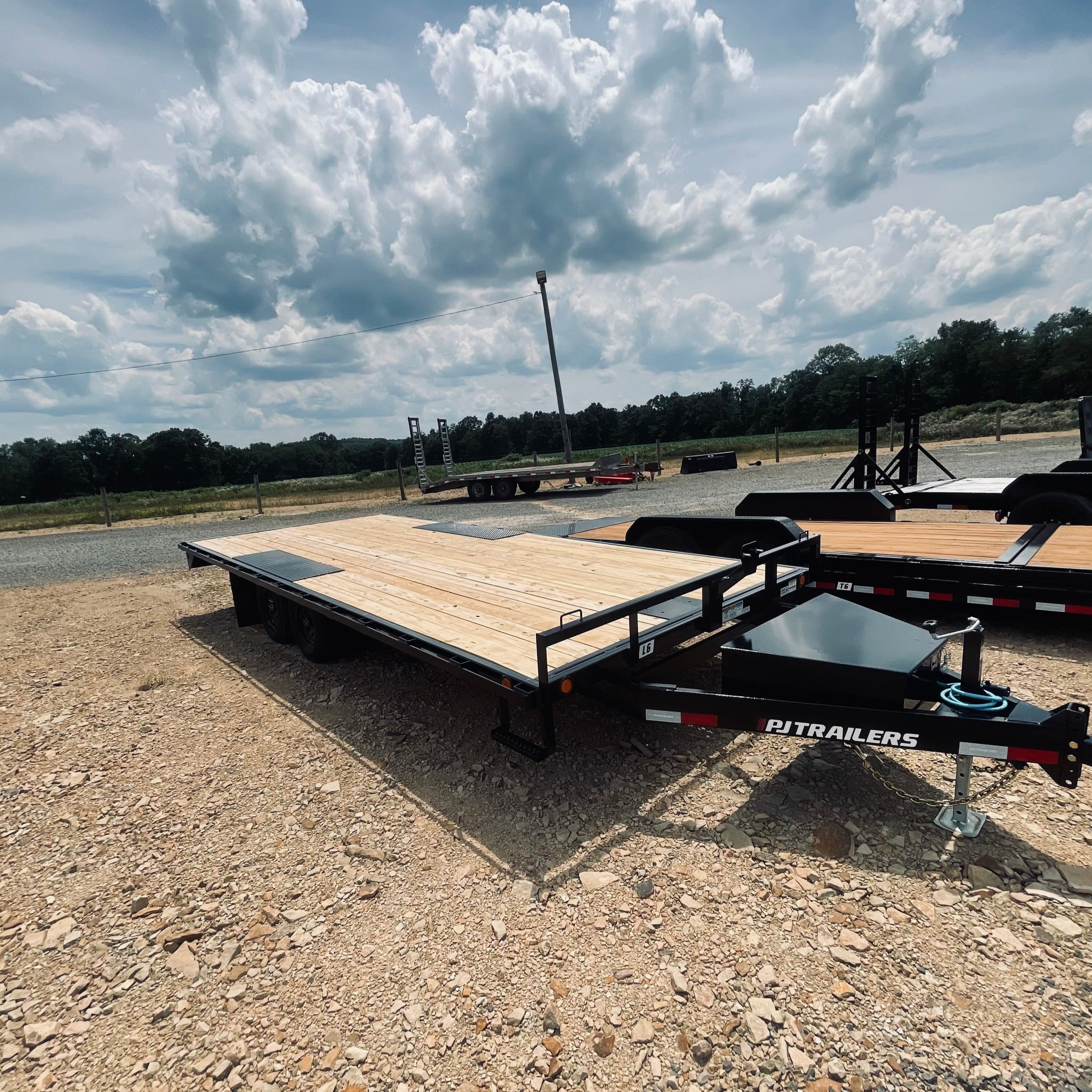 2025 PJ L6 8.5X20 DECKOVER EQUIPMENT TRAILER – J & J Trailers