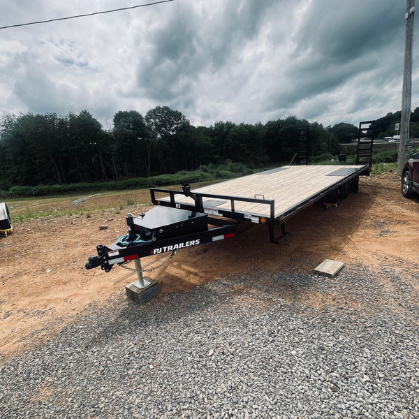 2025 PJ L6 8.5X22 DECKOVER EQUIPMENT TRAILER