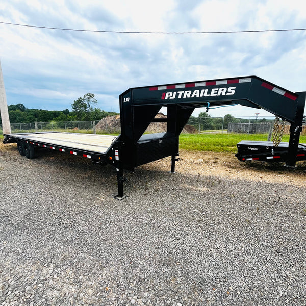 2027 PJ 8.5X30 LQ FLATBED GOOSENECK W/ MONSTER RAMPS/15680# GVWR