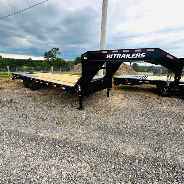 2027 PJ 8.5X25 LQ FLATBED GOOSENECK W/ MONSTER RAMPS/15860# GVWR