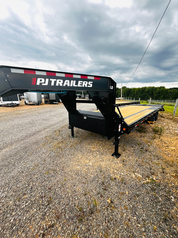 2027 PJ 8.5X25 LQ FLATBED GOOSENECK W/ MONSTER RAMPS/15860# GVWR